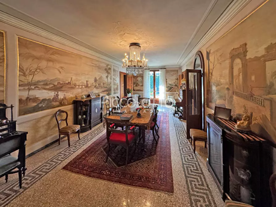 Immagine 18 di Villa in vendita  in via Mercato Vecchio a Montebelluna