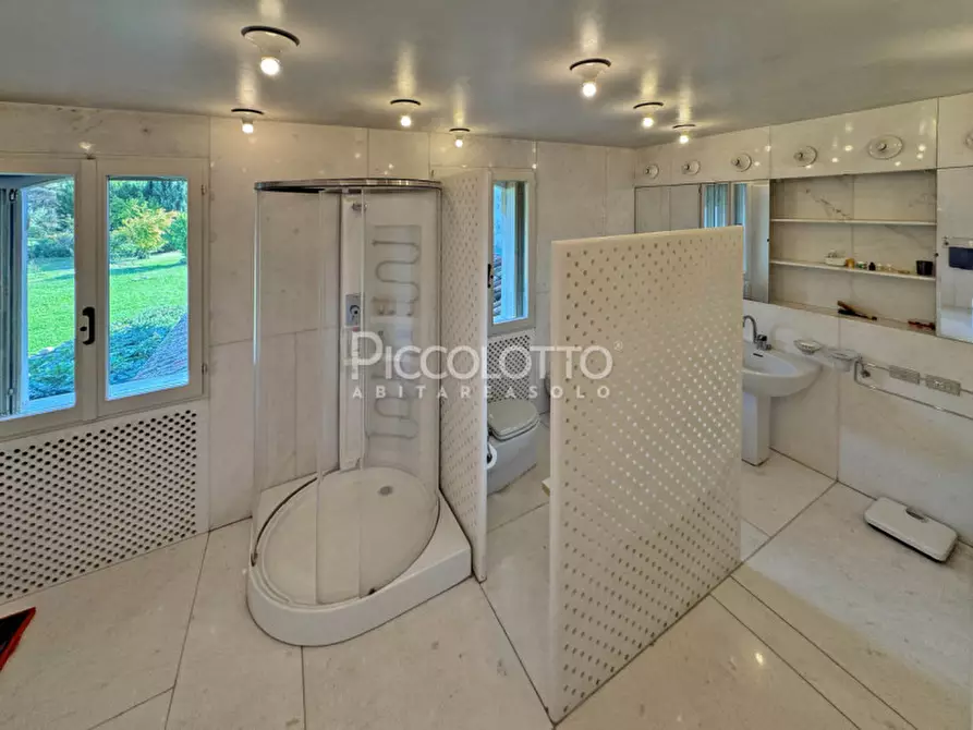 Immagine 28 di Villa in vendita  in via Mercato Vecchio a Montebelluna