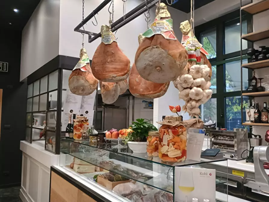 Immagine 2 di Attività commerciale in vendita  in Corso Brescia 55 a Torino