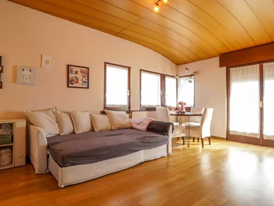 Immagine 12 di Casa indipendente in vendita  a Verona