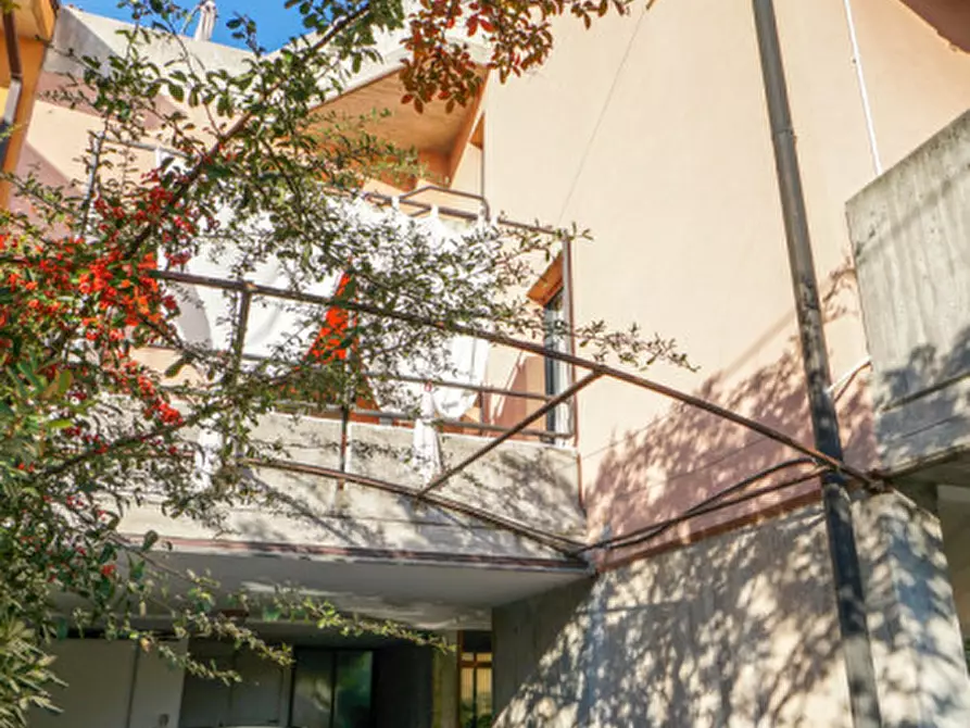 Immagine 14 di Casa indipendente in vendita  a Verona