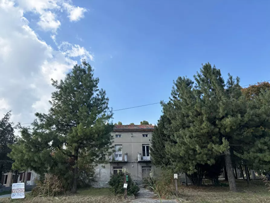 Immagine 2 di Casa indipendente in vendita  in Strada Chiesa di Castelnovo 20 a Parma