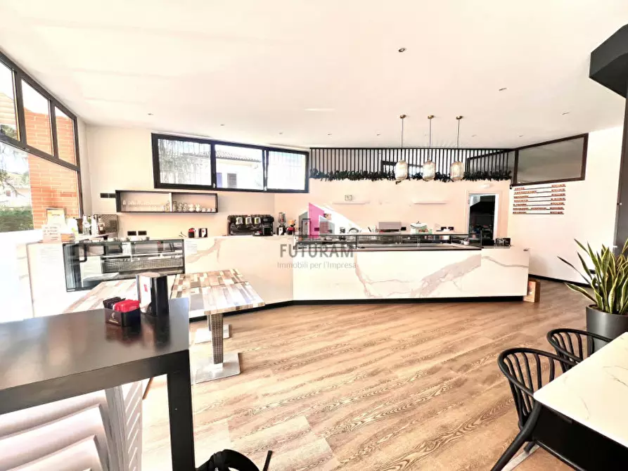 Immagine 5 di Attività commerciale in vendita  in Viale della Pace, 200 a Vicenza