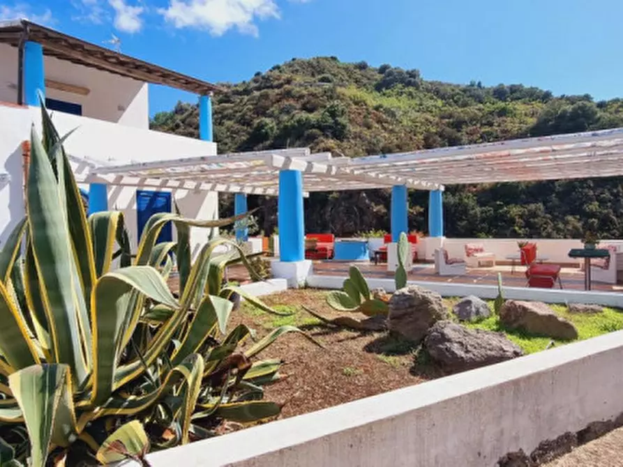 Immagine 2 di Hotel in vendita  in via candali, lipari a Lipari