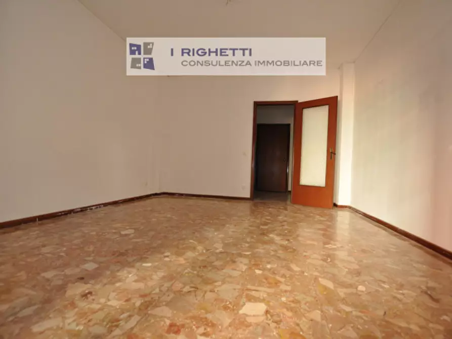 Immagine 9 di Appartamento in vendita  in Via Adriano Valerini a Verona