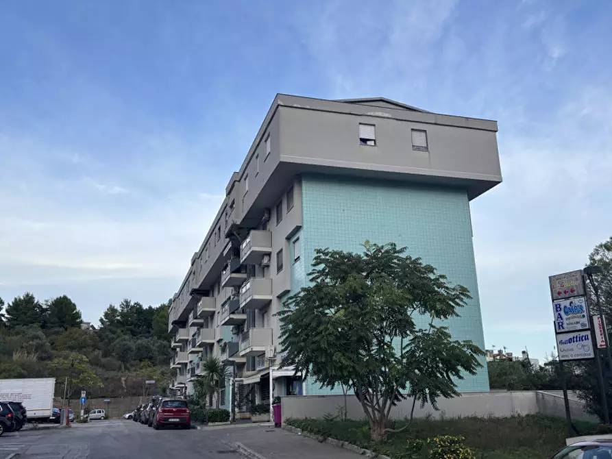 Immagine 2 di Garage in vendita  in via di sotto 6 a Pescara