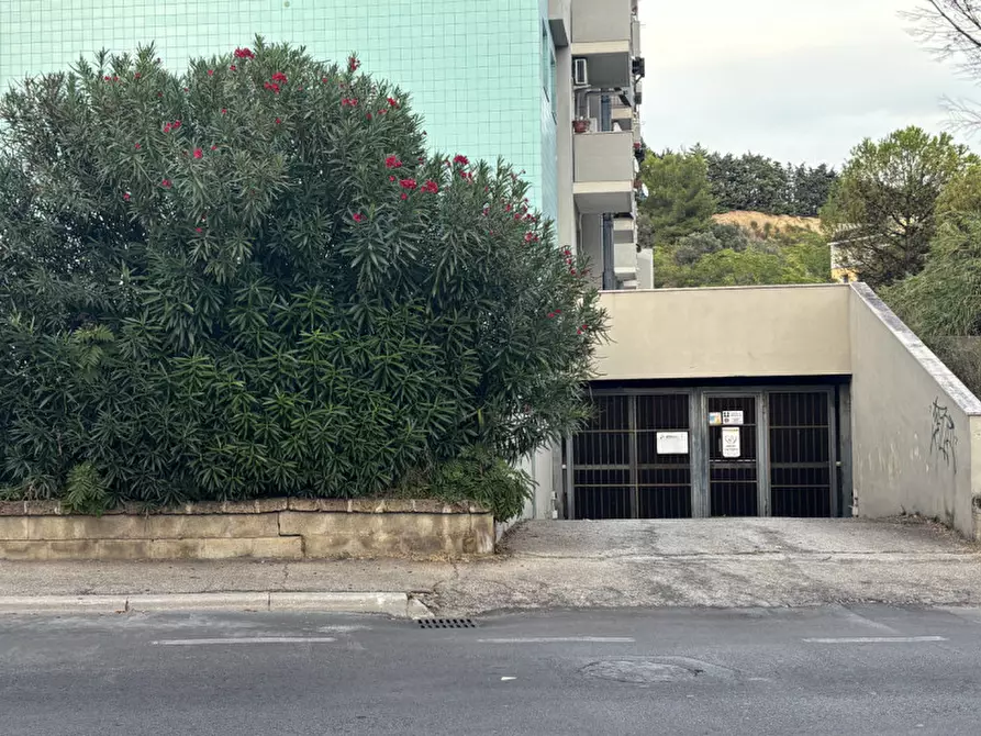 Immagine 3 di Garage in vendita  in via di sotto 6 a Pescara