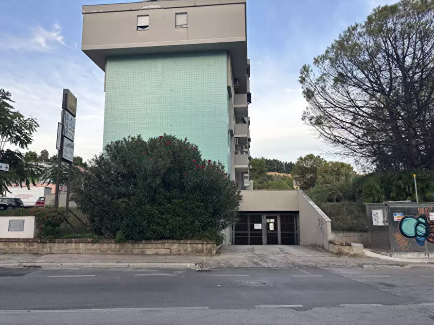 Immagine 4 di Garage in vendita  in via di sotto 6 a Pescara