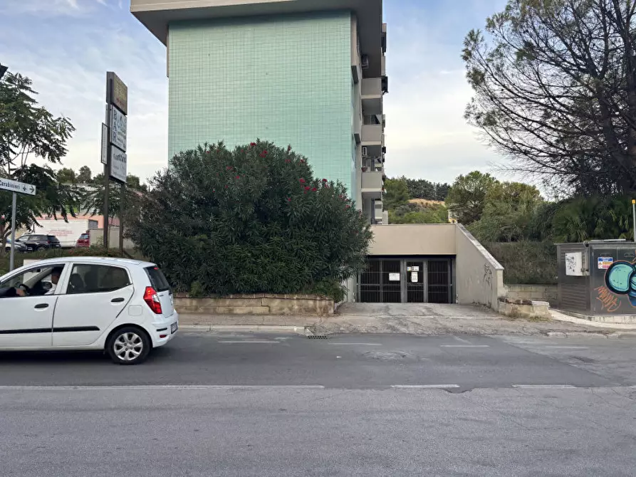 Immagine 6 di Garage in vendita  in via di sotto 6 a Pescara