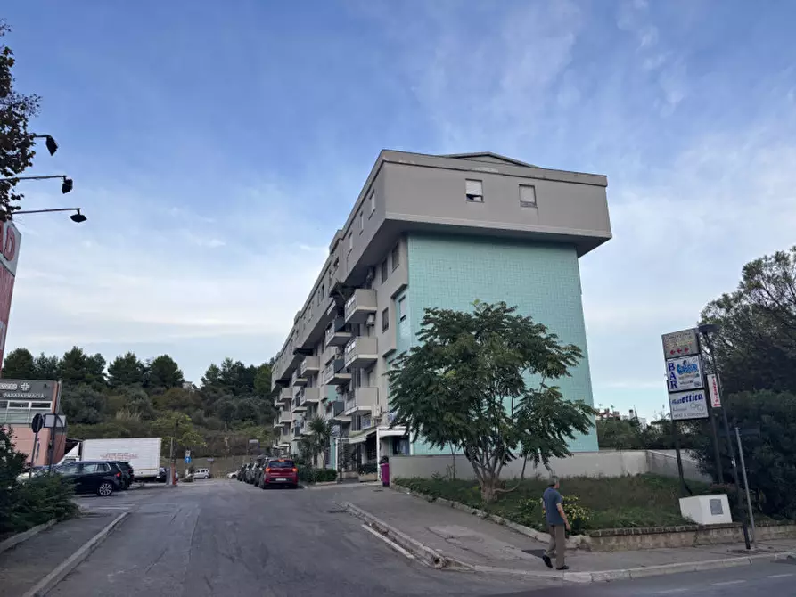 Immagine 7 di Garage in vendita  in via di sotto 6 a Pescara