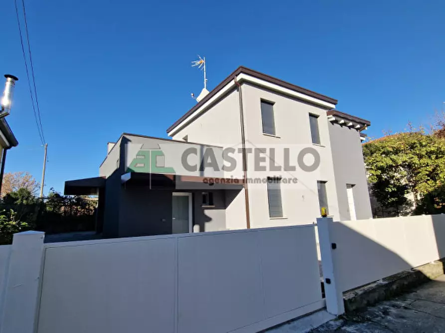 Immagine 1 di Casa indipendente in vendita  in Via Ponte Ognissanti a Padova