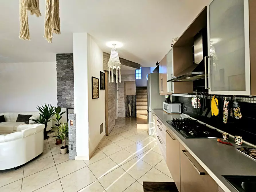 Immagine 1 di Villetta a schiera in vendita  in VIA ANTONIO VIVALDI a Sant'urbano