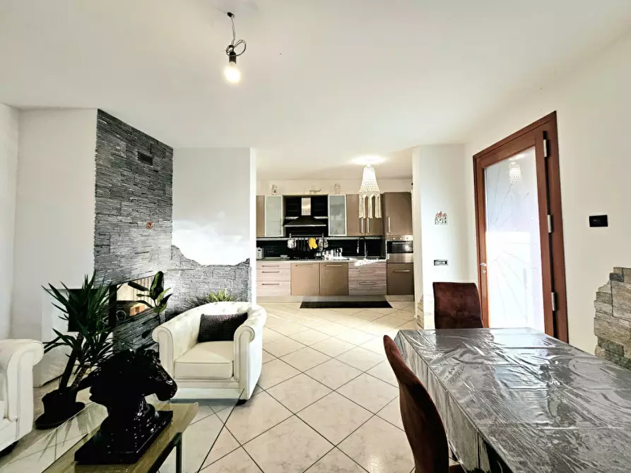 Immagine 4 di Villetta a schiera in vendita  in VIA ANTONIO VIVALDI a Sant'urbano