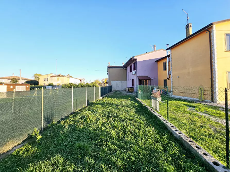 Immagine 21 di Villetta a schiera in vendita  in VIA ANTONIO VIVALDI a Sant'urbano