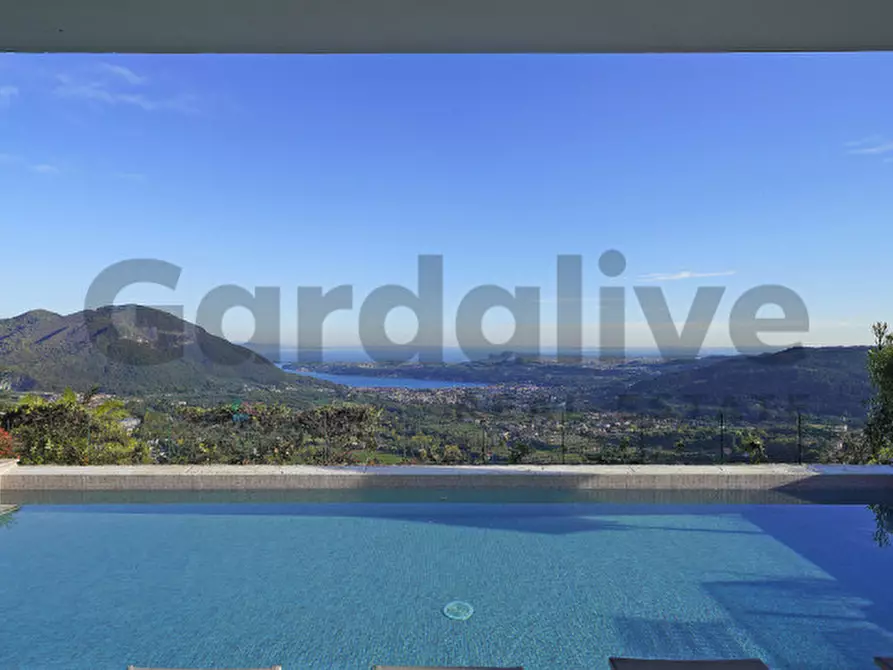 Immagine 1 di Villa in vendita  in Via Sant'Anna, Salò a Salò