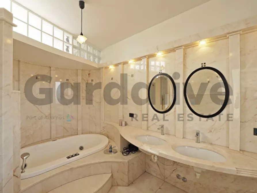 Immagine 16 di Villa in vendita  in Via Sant'Anna, Salò a Salò