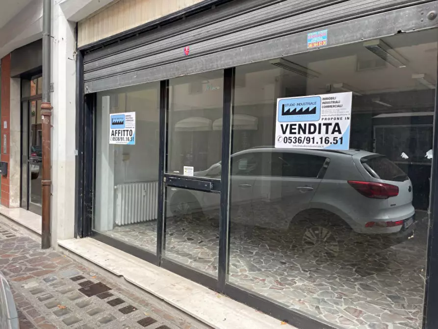 Immagine 1 di Negozio in vendita  in Via Aravecchia a Sassuolo