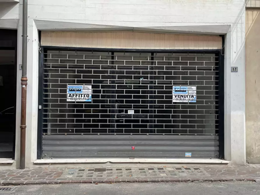 Immagine 3 di Negozio in vendita  in Via Aravecchia a Sassuolo