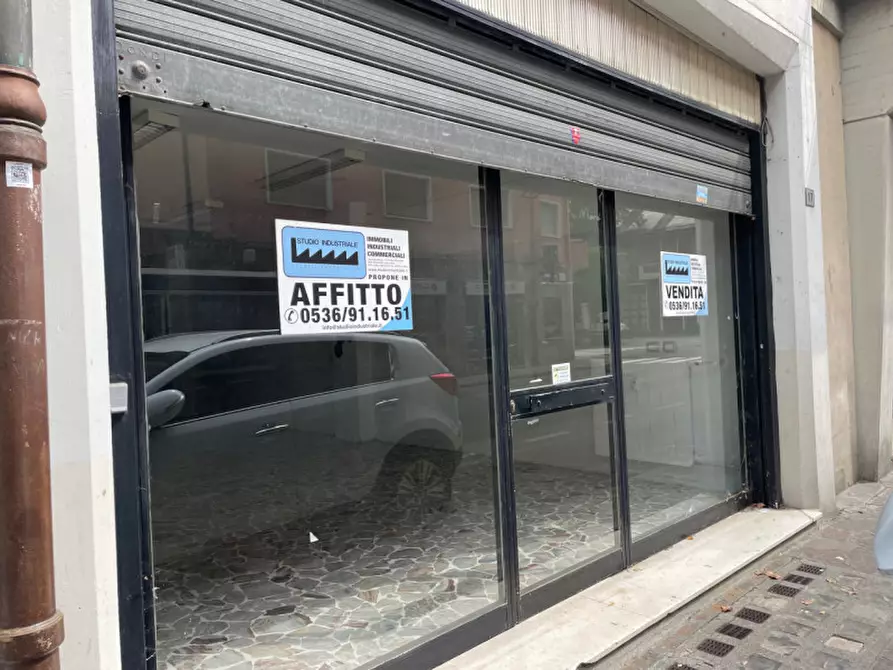 Immagine 4 di Negozio in vendita  in Via Aravecchia a Sassuolo