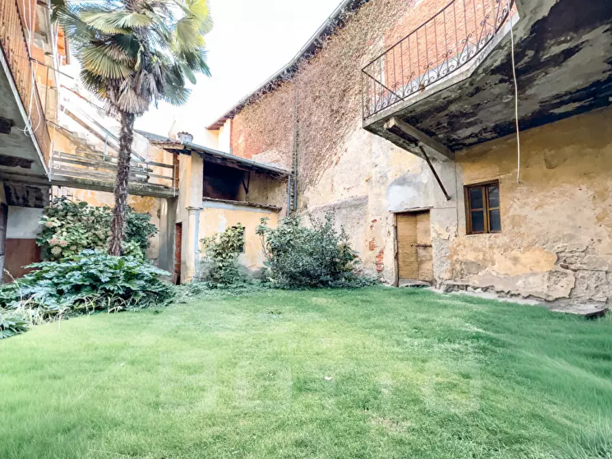 Immagine 18 di Rustico / casale in vendita  in Via Cavour 7 a Oleggio