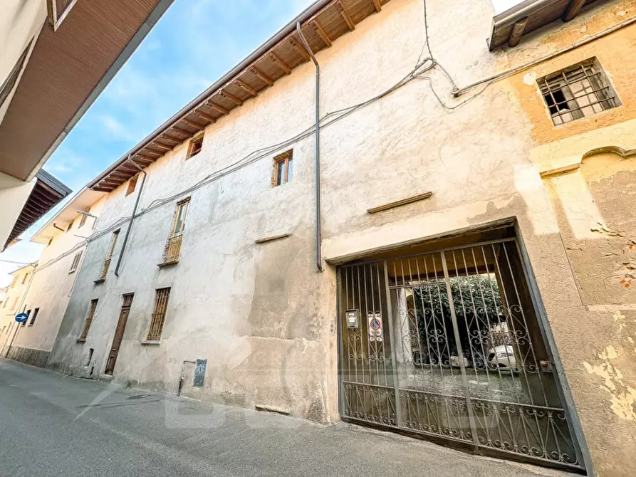 Immagine 21 di Rustico / casale in vendita  in Via Cavour 7 a Oleggio