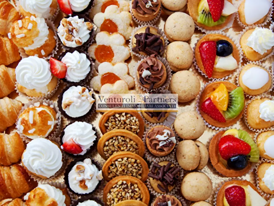 Immagine 5 di Attività commerciale in vendita  in Via Eugenio Curiel a Desenzano Del Garda