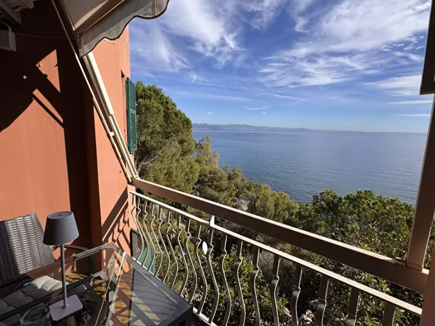 Immagine 2 di Appartamento in vendita  in via Pini d'Aleppo a Varazze