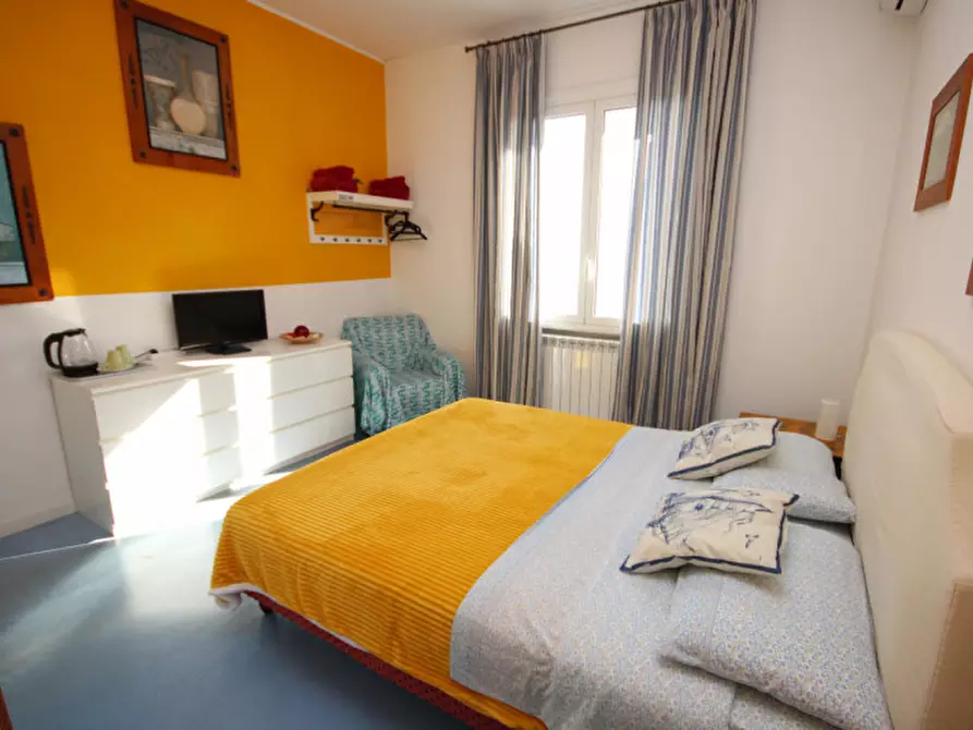 Immagine 4 di Appartamento in vendita  in via Pini d'Aleppo a Varazze