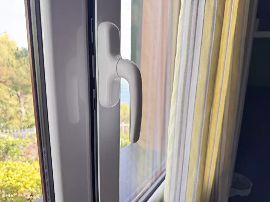 Immagine 9 di Appartamento in vendita  in via Pini d'Aleppo a Varazze