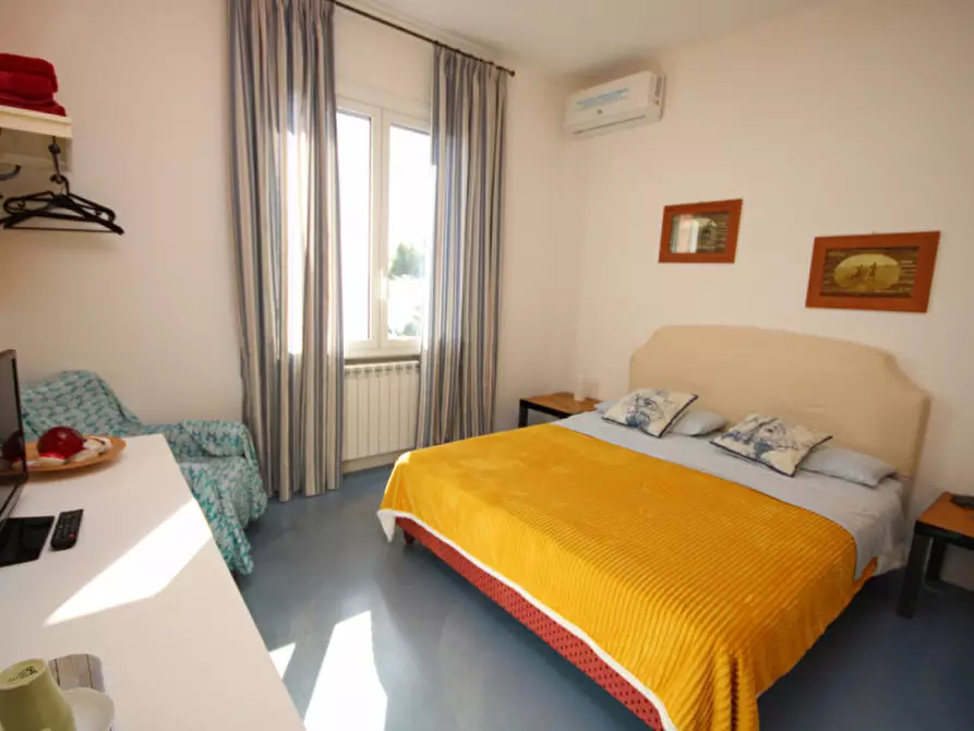 Immagine 18 di Appartamento in vendita  in via Pini d'Aleppo a Varazze