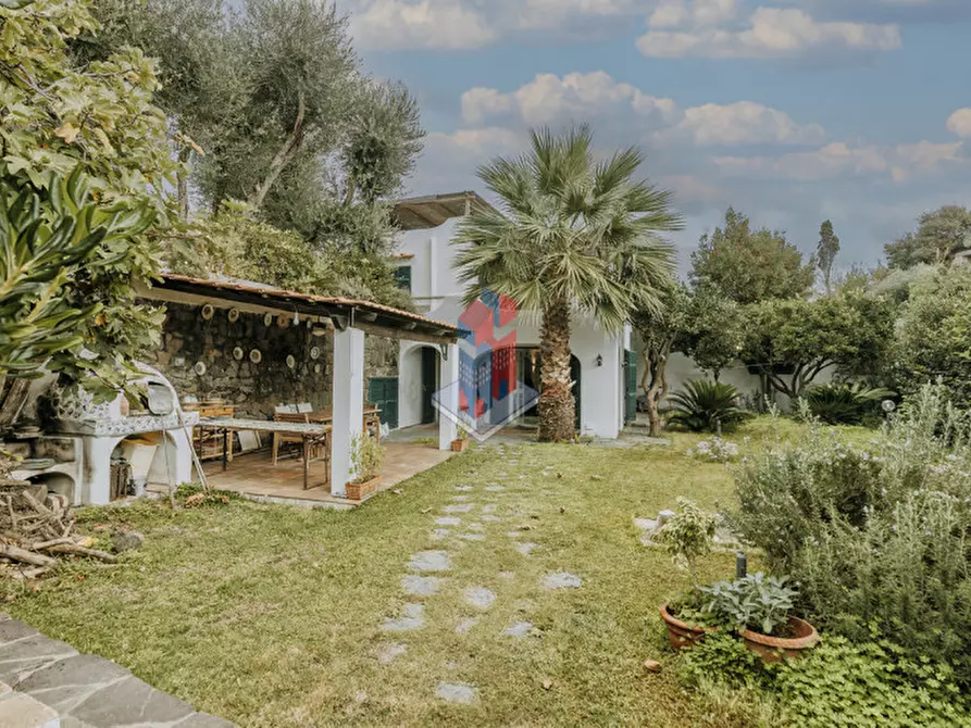 Immagine 3 di Villa in vendita  in ISCHIA-FORIO-VILLA UNIFAMILIARE a Forio