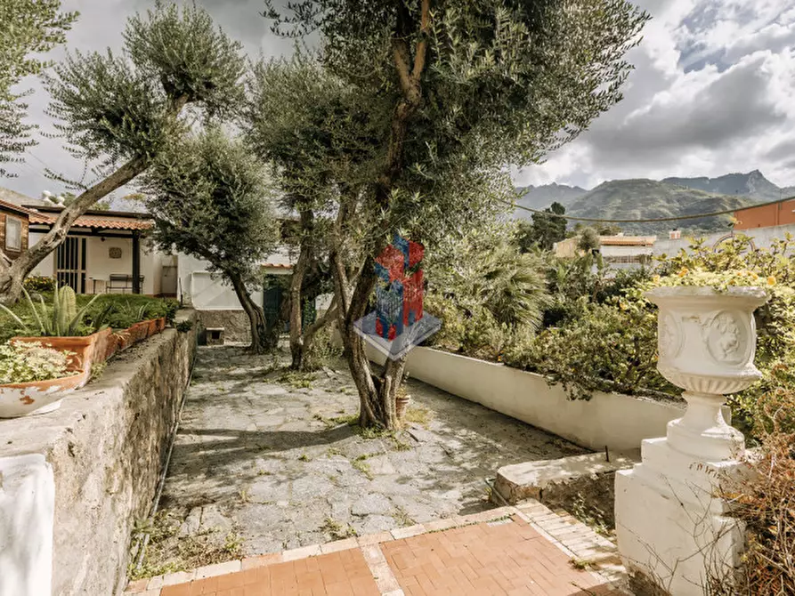 Immagine 6 di Villa in vendita  in ISCHIA-FORIO-VILLA UNIFAMILIARE a Forio