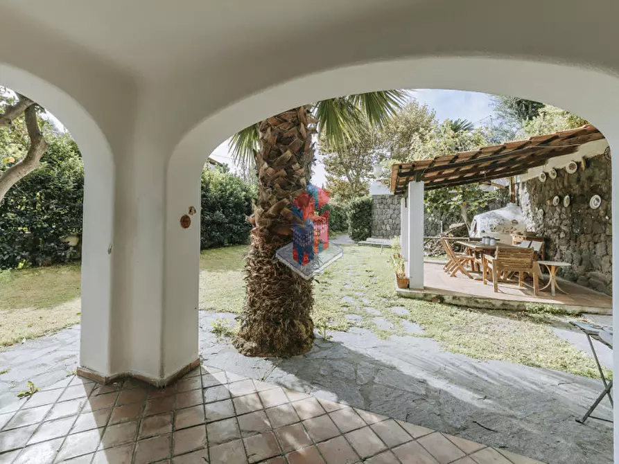 Immagine 10 di Villa in vendita  in ISCHIA-FORIO-VILLA UNIFAMILIARE a Forio