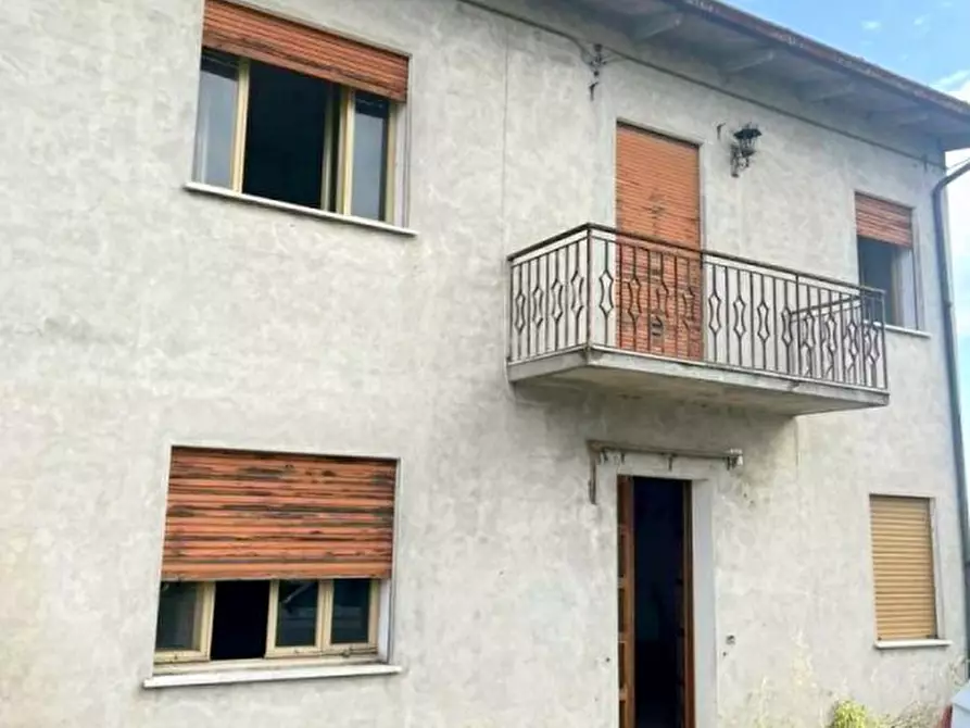 Immagine 6 di Casa bifamiliare in vendita  in Via Cuoro a Solesino