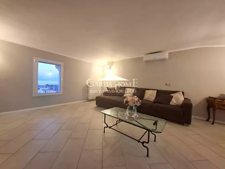 Immagine 1 di Attico in affitto  in Via Luigi Negrelli n. 5 a Desenzano Del Garda