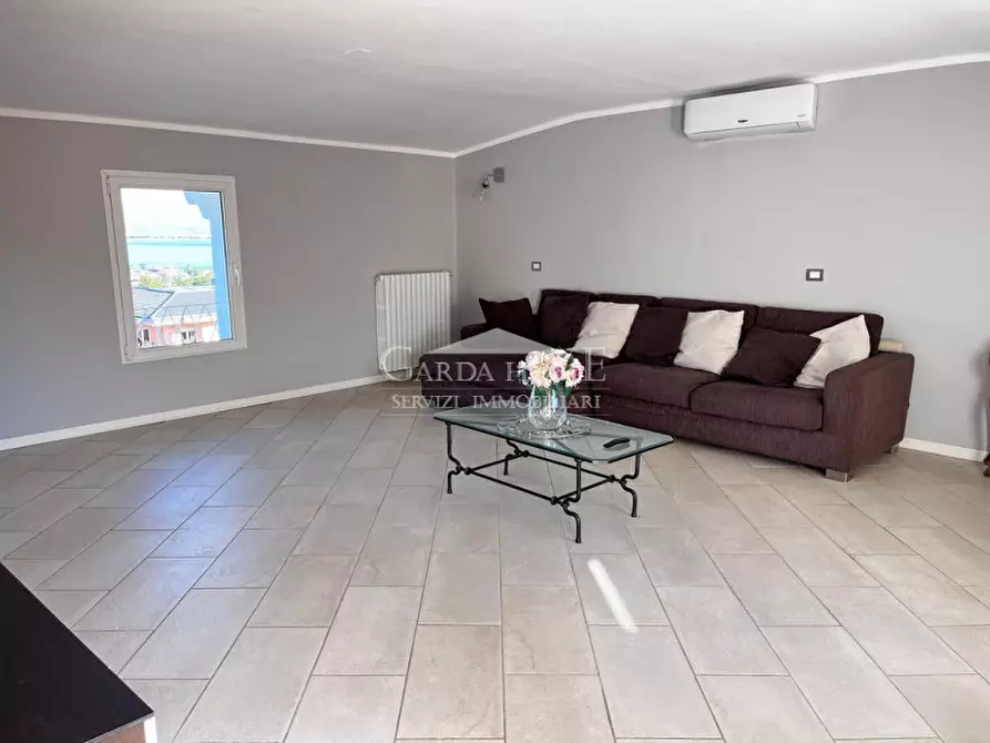 Immagine 2 di Attico in affitto  in Via Luigi Negrelli n. 5 a Desenzano Del Garda