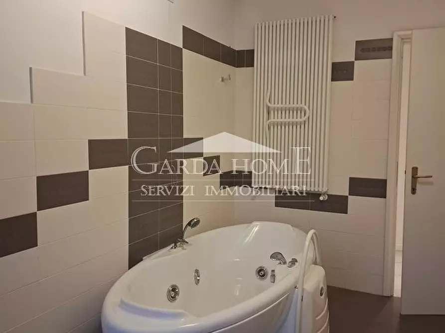 Immagine 34 di Attico in affitto  in Via Luigi Negrelli n. 5 a Desenzano Del Garda