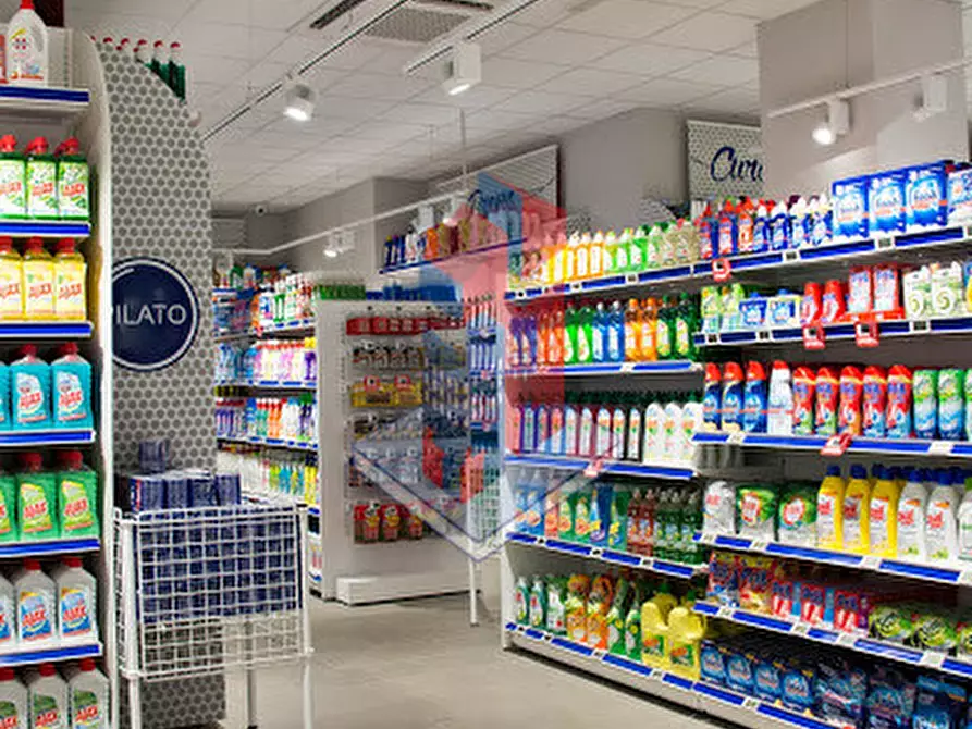 Immagine 2 di Negozio in vendita  in VIA KAGOSHIMA (PARTE ALTA,QUASI ANGOLO VIA S.STEFANO) a Napoli