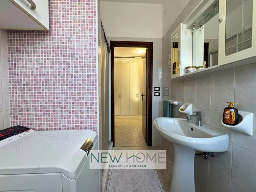 Immagine 11 di Appartamento in vendita  in Via Galeazzo Florimonte 12 a Verona