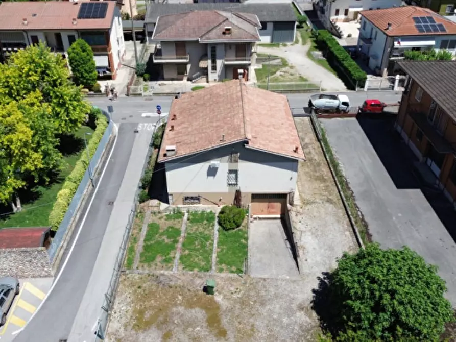 Immagine 1 di Casa indipendente in vendita  a Mozzecane