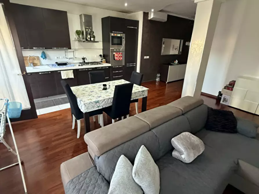 Immagine 4 di Appartamento in vendita  in vai ferrara a Venezia