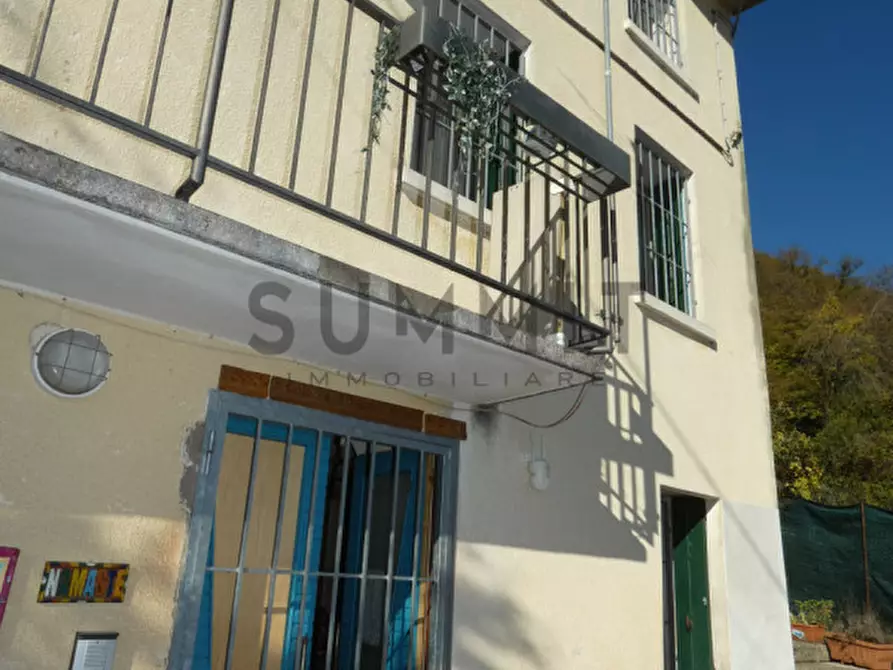 Immagine 2 di Casa bifamiliare in vendita  a Schio