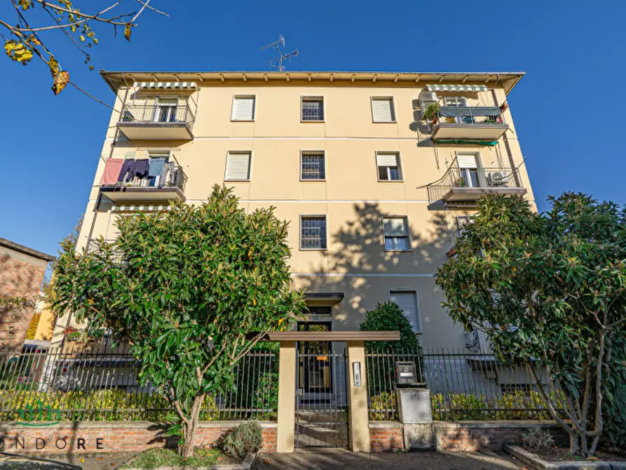 Immagine 4 di Appartamento in vendita  in via pietro micca a Casalecchio Di Reno