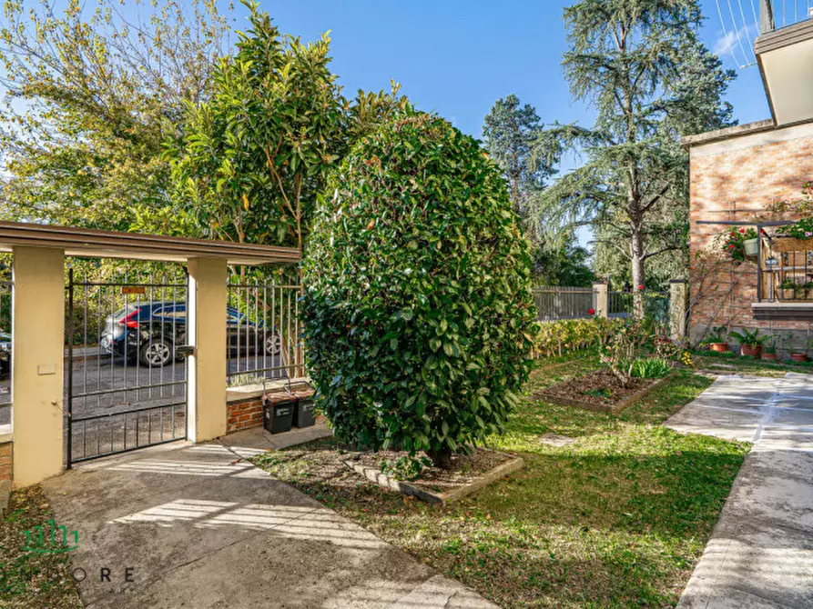 Immagine 7 di Appartamento in vendita  in via pietro micca a Casalecchio Di Reno