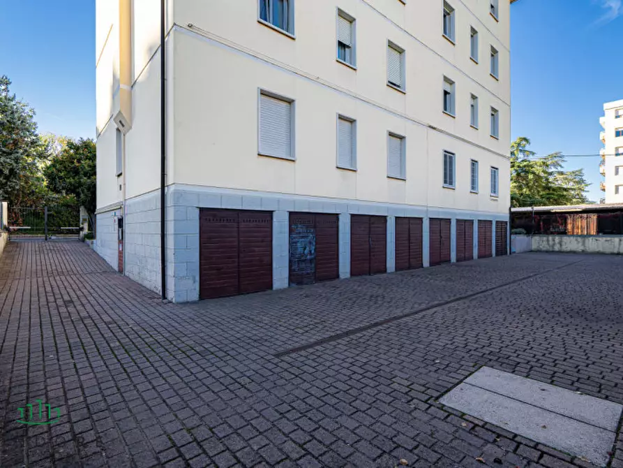 Immagine 10 di Appartamento in vendita  in via pietro micca a Casalecchio Di Reno