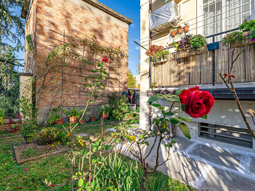 Immagine 14 di Appartamento in vendita  in via pietro micca a Casalecchio Di Reno