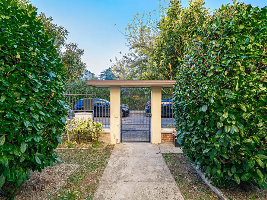 Immagine 51 di Appartamento in vendita  in via pietro micca a Casalecchio Di Reno