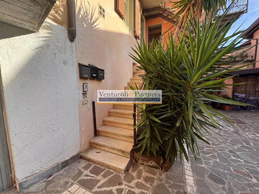 Immagine 2 di Appartamento in vendita  in via Palazzi Garibaldi a Puegnago Sul Garda