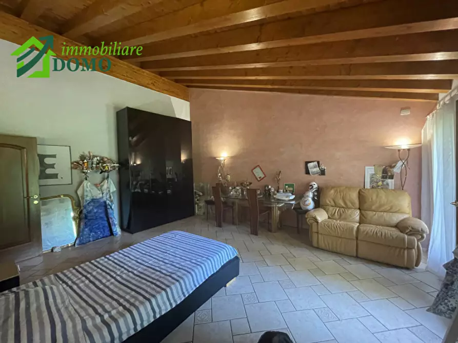 Immagine 11 di Casa indipendente in vendita  in schio a Schio