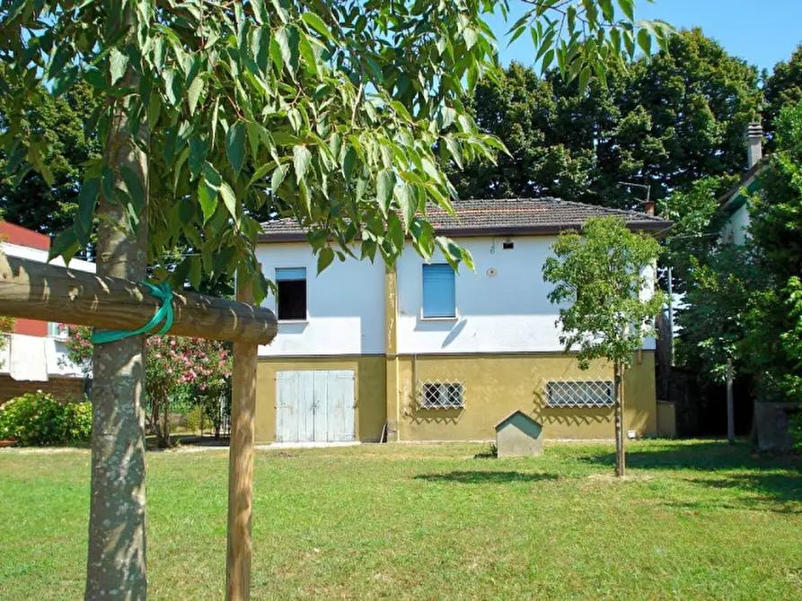 Immagine 1 di Casa indipendente in vendita  a Abano Terme